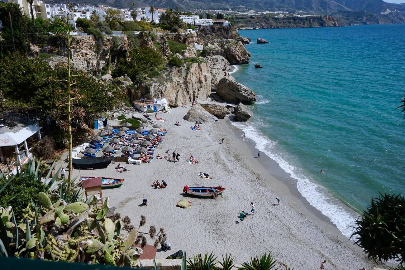 Plaža sa bistrom vodom u Andaluziji