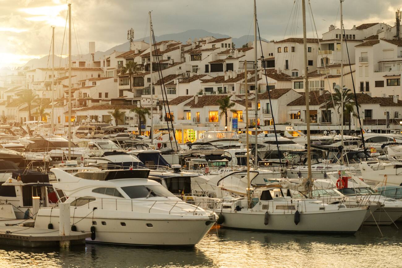 Jahte u Puerto Banúsu
