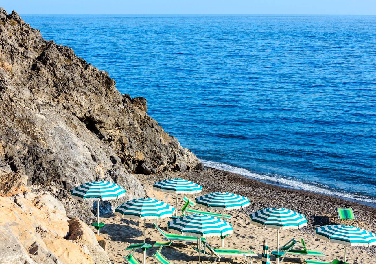 Mediteranska plaža na Costa del Sol — ilustrativna fotografija